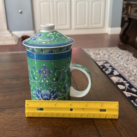 Individual tea pot with cup and top. - Picture 7 of 7